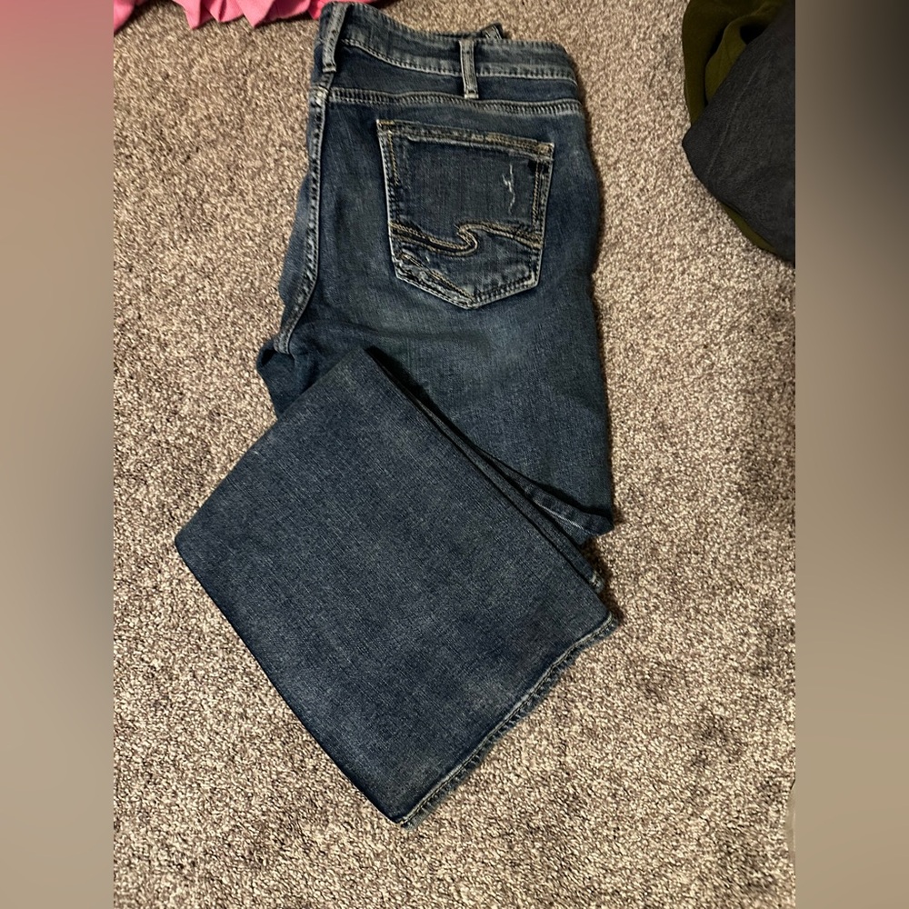 Silver jeans
32x33